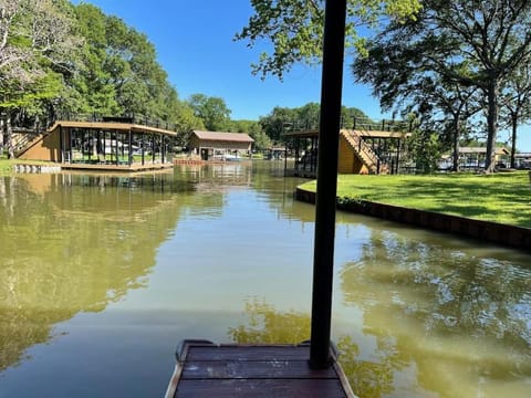 SERENITY Lakehouse Casa in Payne Springs