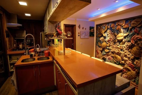 Kitchen or kitchenette, Decorative detail, Dining area