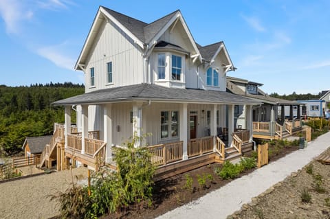 Property building, Spring, Day, Natural landscape