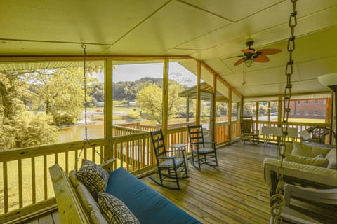 Toccoa River House House in McCaysville