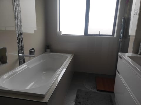 Vacation Near Henderson CBD Vacation rental in Auckland