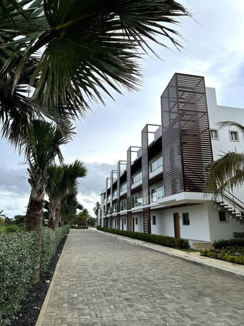 Property building, Street view