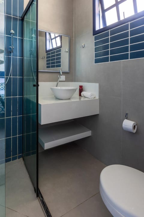 Toilet, Bathroom, towels