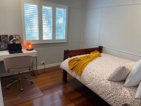 Rose Cottage House in Indooroopilly