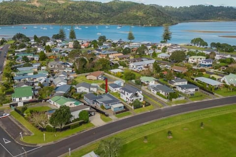 Casa Blue House in Whitianga