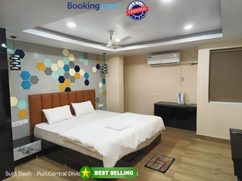 Bed, Photo of the whole room, Bedroom, air conditioner