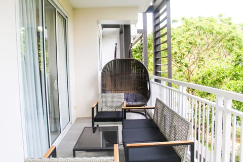 Comfy 2Bedroom Beach Condo with Lagoon View Balcony Apartment hotel in Nasugbu