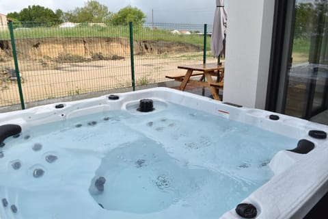 Natural landscape, Hot Tub