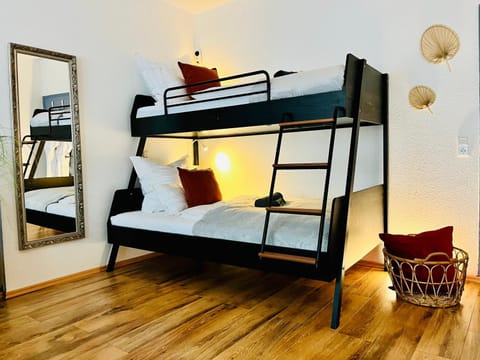 Bed, Photo of the whole room, bunk bed