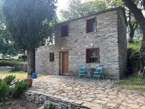 Cozy Hide Away Frantato House in Icaria