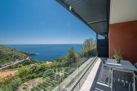 Patio, Day, Natural landscape, View (from property/room), Balcony/Terrace, Dining area, Mountain view, Sea view