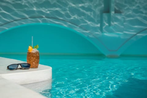 Swimming pool, Drinks