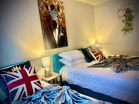 1 Bedroom City Walls Apartment - Big Savings On Monthly Stays Apartment in Canterbury