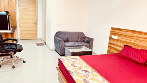 studio room hotels Apartment in Noida