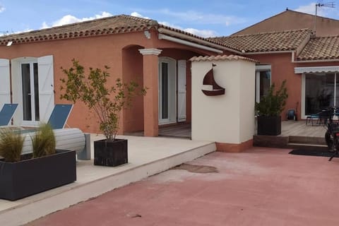 Maison huit couchages avec piscine House in Agde