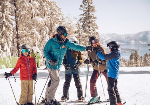 Skiing, Mountain view