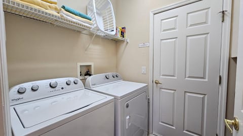 South face Private spa and pool, games room, WiFi, washer dryer, 11 miles to Disney House in Four Corners