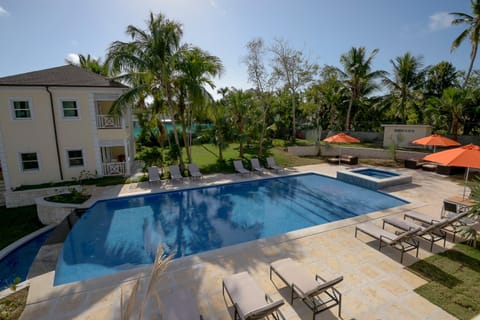 Pool view, Swimming pool, sunbed