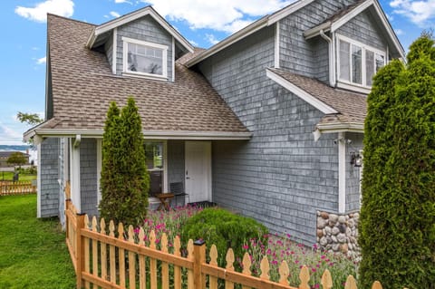 New Utsalady Beach House Camano Island House in Camano Island