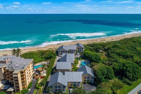 Exclusive newly renovated townhouse - Dunes Club House in Hutchinson Island