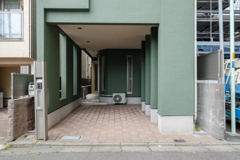 Property building, Facade/entrance