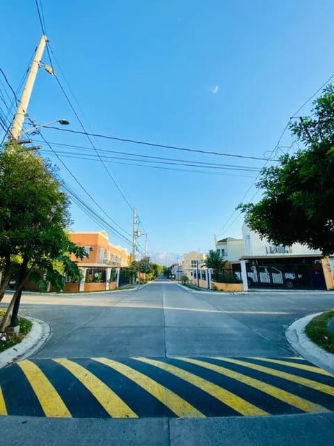 Neighbourhood, Street view