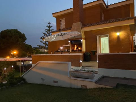 VILLA LAS ARENAS con AIRE ACONDICIONADO Villa in Baix Penedès