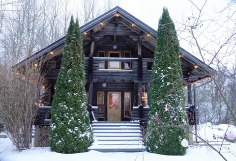 Property building, Facade/entrance, Winter