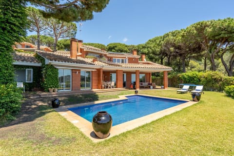 Property building, Garden, Garden view, Pool view