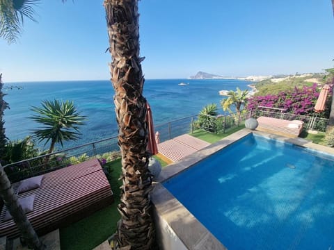 Day, Pool view, Sea view, Swimming pool, sunbed