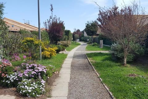 Pavillon Jardinet , Piscine et Parking privatif House in Leucate