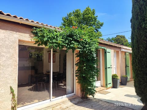 Maison avec piscine proche des commodités et du port Villa in Marseillan