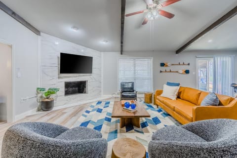 The Lake it Easy House by Vacation Your Way Casa in Little Elm