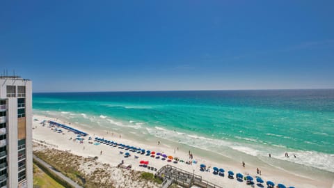 Completely Renovated Luxury 3 Bedroom Beach Front Condo in Destin! House in Destin