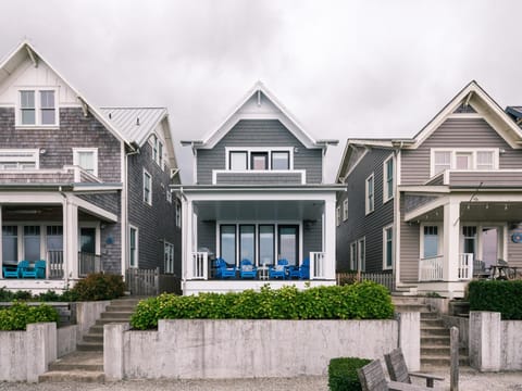 Property building, Day