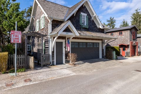 Property building, Day, Street view