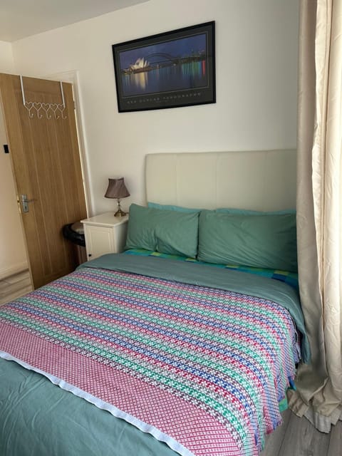 Ronkee Double Room near OVO Wembley Stadium Bed and Breakfast in Wembley