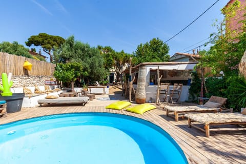 Casa Moz Maison Piscine Pétanque House in Marseille