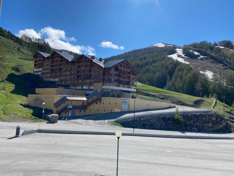 La casa de la foux a proximité des pistes vue montagne 6 personnes Max Apartment in Allos