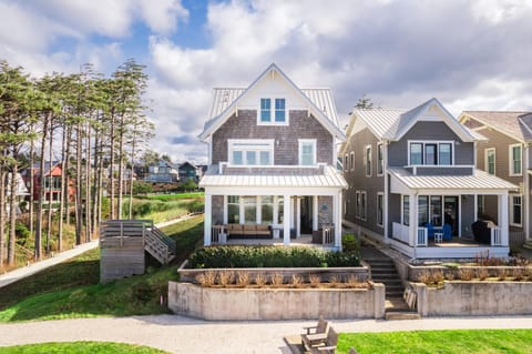 Sandy Side Up by Seabrook Hospitality House in Seabrook