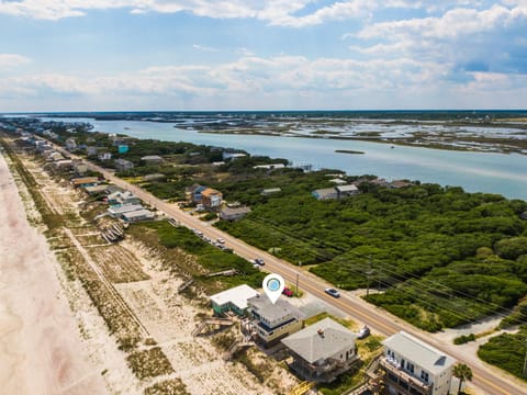 Velveteen Rabbit House in Topsail Beach