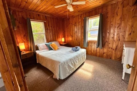 8 cottages on the beach of Lake Huron Casa in Oscoda Township