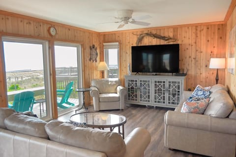 Tackle Box House in Topsail Beach