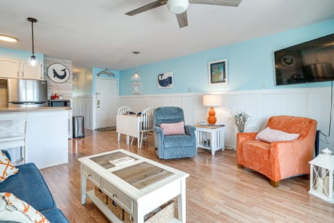 Carolina Beach Condo with Balcony Walk to the Ocean Apartment in Carolina Beach