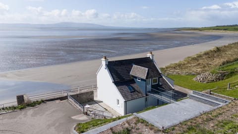 Property building, Natural landscape, Beach, Sea view