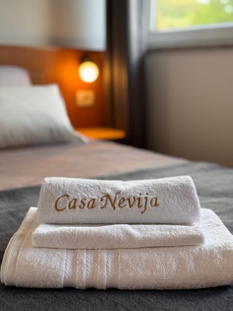 Bed, Logo/Certificate/Sign, Bedroom, towels