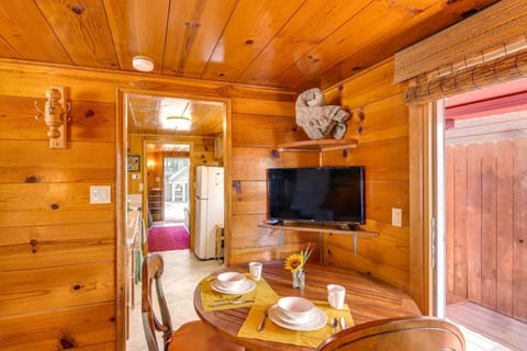 Lake Tahoe Cabin Close to Boating and Skiing! Apartment in Lincoln Park