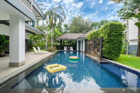 Diamond Villa by Ryan, Boat Avenue Phuket Villa in Choeng Thale