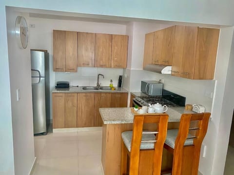 Coffee/tea facilities, Kitchen or kitchenette, dishwasher, oven, stove, toaster