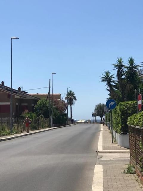 Neighbourhood, Sea view, Street view